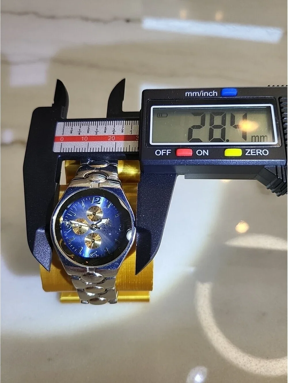 Vtg Chalisson Womans Watch New Battery 28mm 6.25